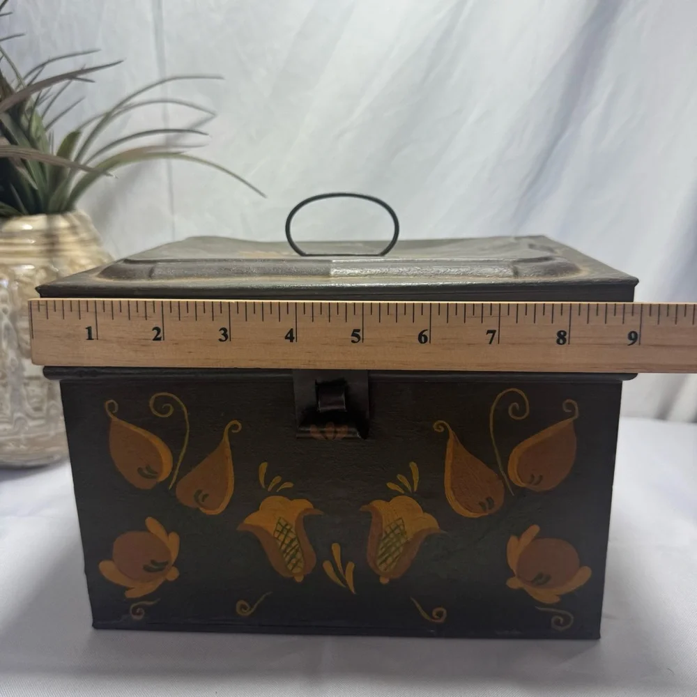 Vintage Metal Storage Box with Floral Design - Picture 10 of 11